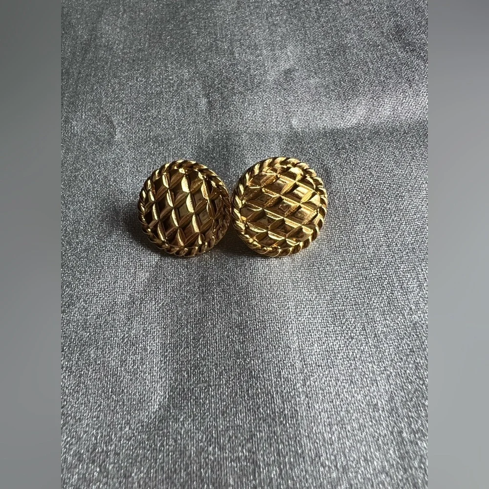 Chanel Gold Round Vintage Cufflinks
